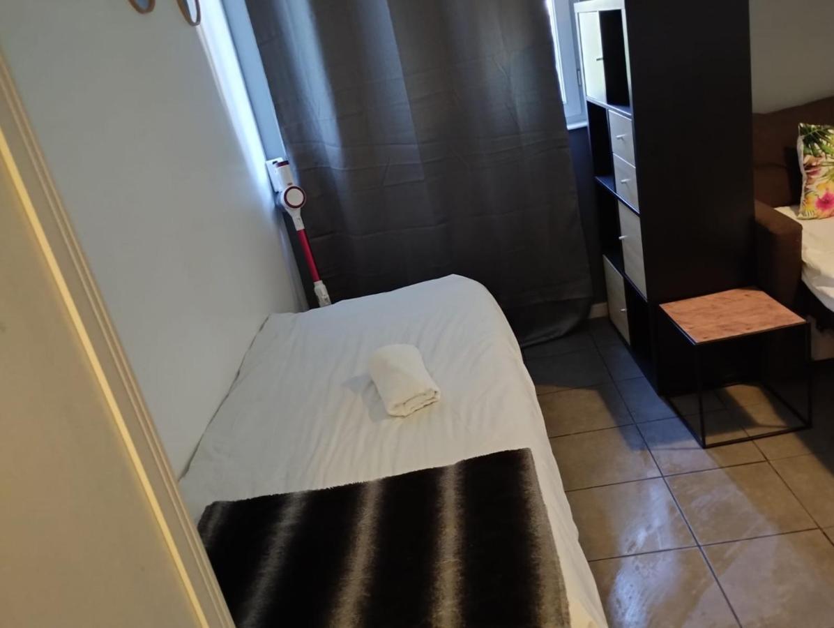 La Paille Metz Luxembourg Parking Un-Sejour-A-Part Apartment ภายนอก รูปภาพ