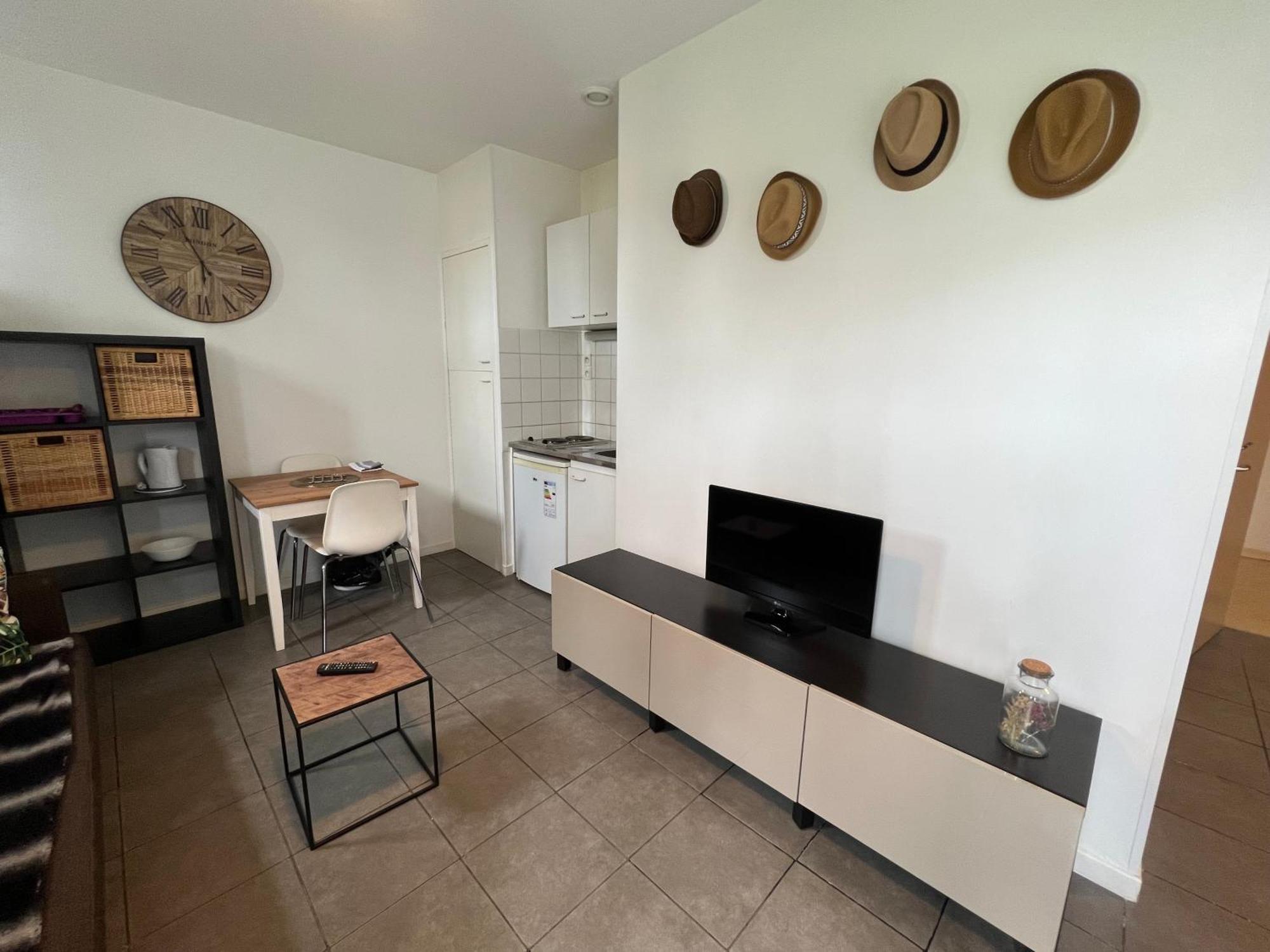 La Paille Metz Luxembourg Parking Un-Sejour-A-Part Apartment ภายนอก รูปภาพ